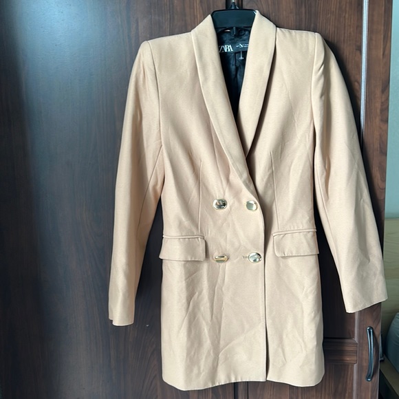 ZARA Tan Long Influencer Blazer Gold Buttons - Picture 2 of 8